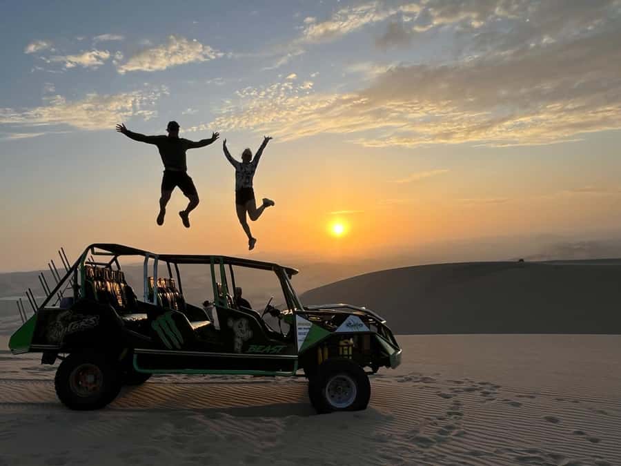 Buggy tour in the Huacachina Desert, sunset, and sandboarding - The first half: photo stops and dune bashing