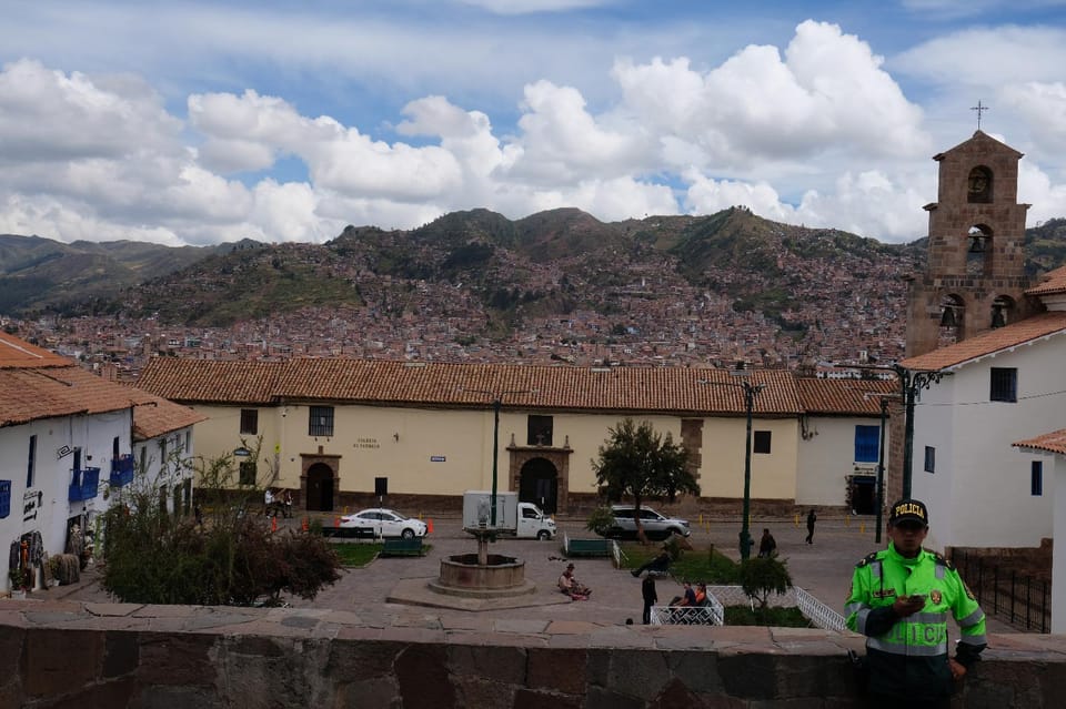 Camelid Center Visit in Cusco: Alpacas, Culture & Weaving - Shopping for handmade alpaca wool goods
