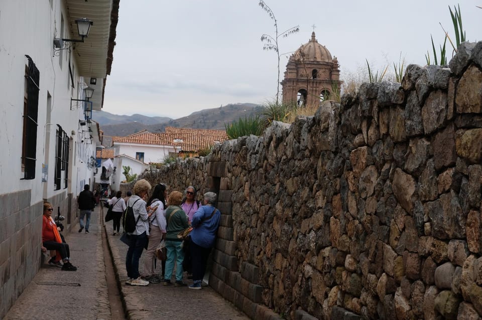 Camelid Center Visit in Cusco: Alpacas, Culture & Weaving - Waldo’s role shapes the experience