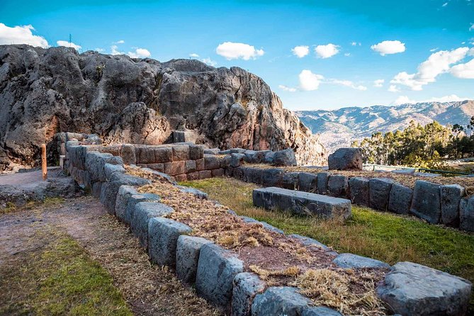 City Tour Cusco with Pisco Sour classes (Half day) - Puka Pukara and the old road into Cusco
