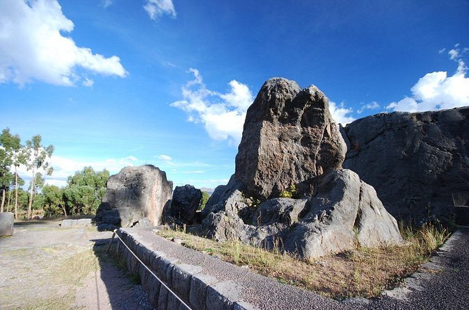 City tour in Cusco. - Mountain views and the feel of the surrounding city