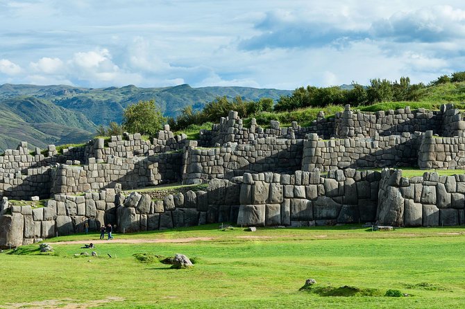 City Tour in Cusco & visit Museum South American Camelid - Qenqo’s carved rock and enclosed spaces