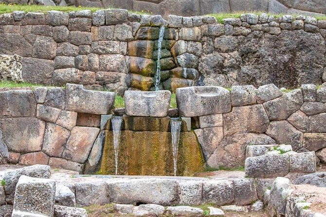 City Tours in Cusco -with income - Tambomachay closes the Inca site sequence