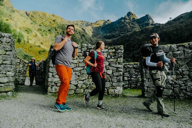 Classic Inca Trail to Machu Picchu – 4 Days / 3 Nights - Day 1: From Cusco to Piscacucho and Ayapata