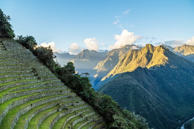Classic Inca Trail Tour 4 days - The briefing and 4:00 am departure from Cusco