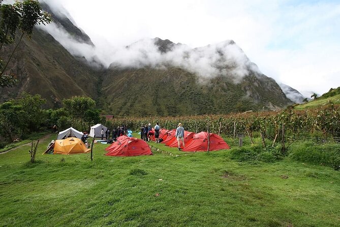 Classic Inca Trail Tour 4 days - Day 1: Ollantaytambo and the first 13 kilometers