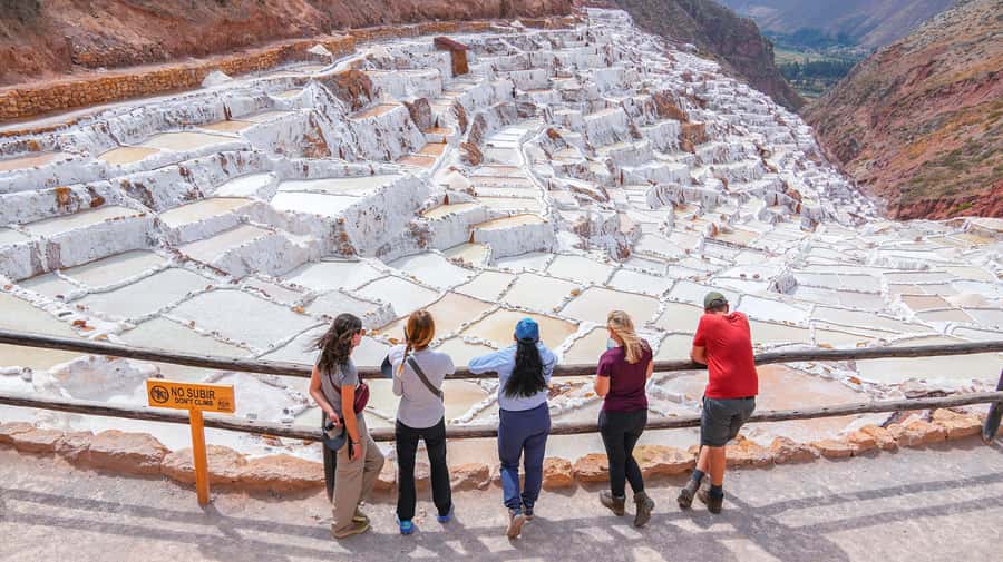Cusco: 4-Day Lares Trek to Machu Picchu with Panoramic Train - Day Two: Condor Pass and Quechua Village Life