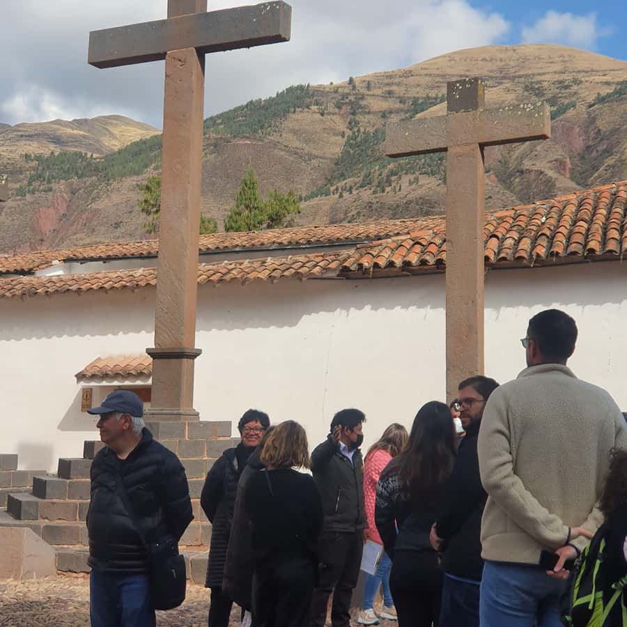 Cusco: Bus Turistico Puno Cusco con Tour y Buffet - La Raya and the view from the high pass
