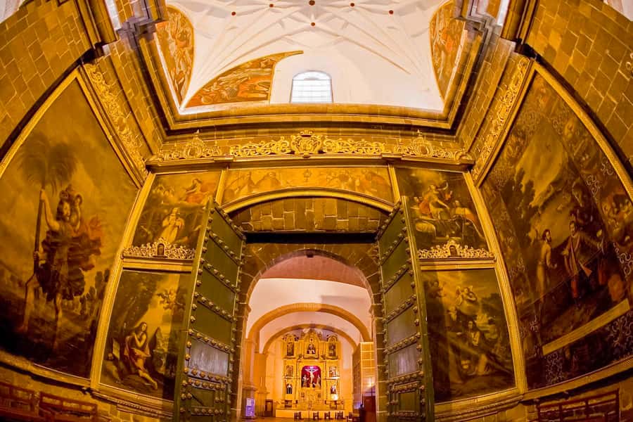 Cusco: City and Nearby Ruins 5-Hour Guided Tour - The Plaza de Armas and Cusco Cathedral