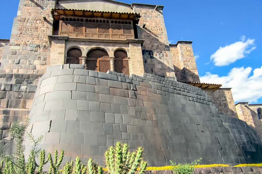 Cusco: City and Nearby Ruins 5-Hour Guided Tour - Qenqo, carved stone and underground passages