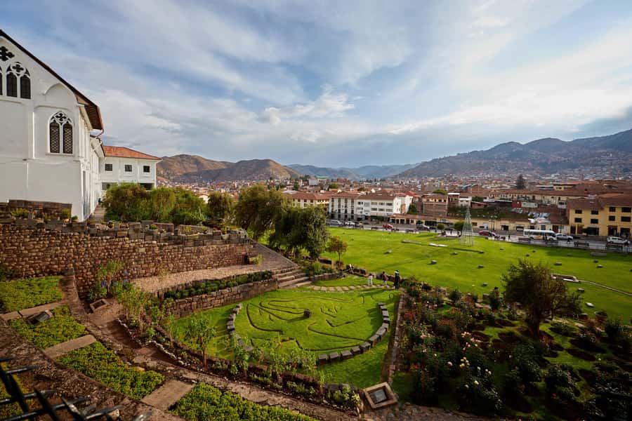 Cusco: City Tour with Inca Archaeological Treasures - Q’enqo: a smaller site with a ritual focus