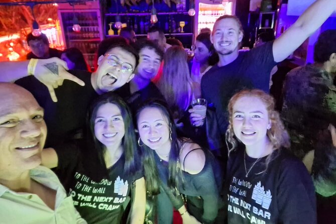 Cusco: Exclusive Pub Crawl with more than 10 Benefits - Dress code, drinks, and the social side