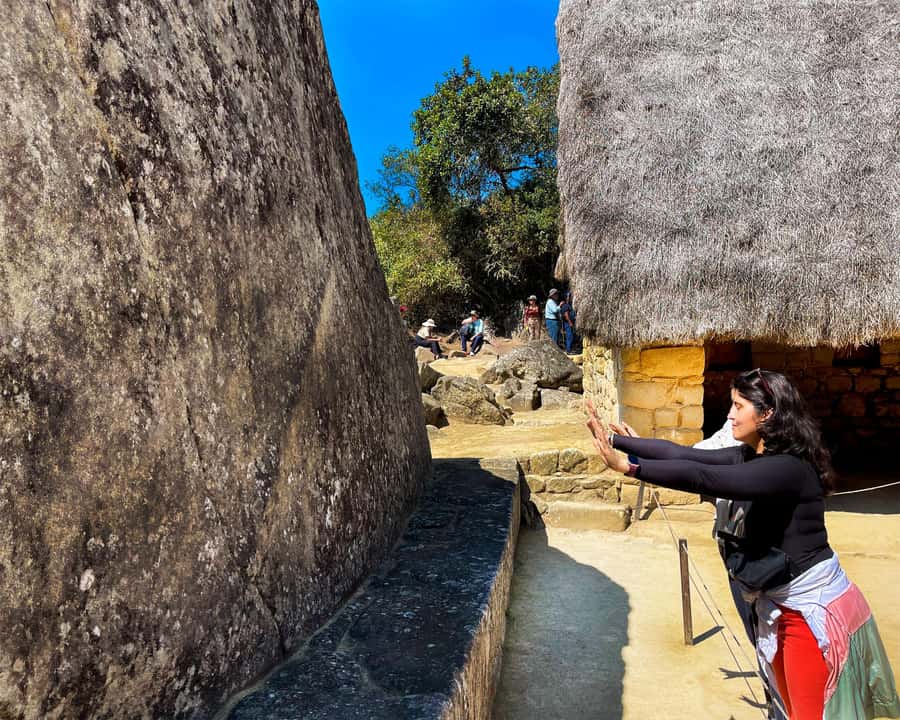 CUSCO: Full Day All Included Private Machu Picchu Experience - Entering Machu Picchu with a private guide