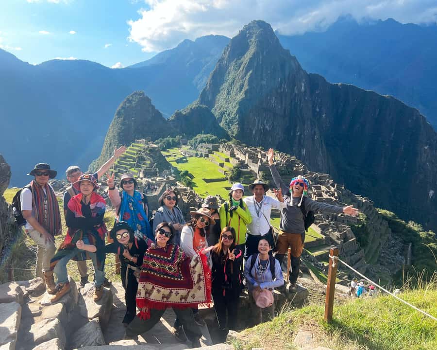 CUSCO: Full Day All Included Private Machu Picchu Experience - The early road to Ollantaytambo