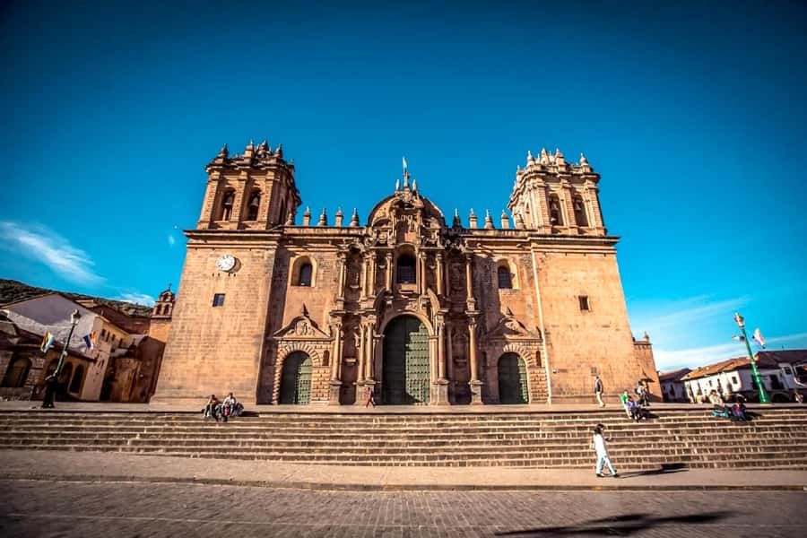 Cusco: Half-Day City and Nearby Archaeological Sites Tour - Coricancha shows where Inca faith met Spanish power