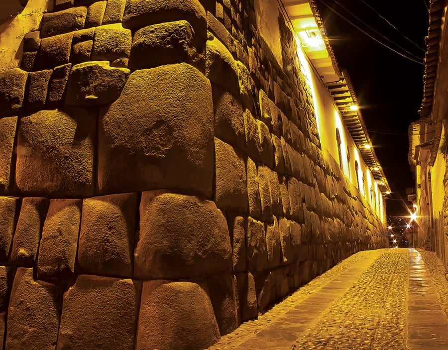 Cusco: Half-Day City Tour - Guides, vehicles, and how the day feels