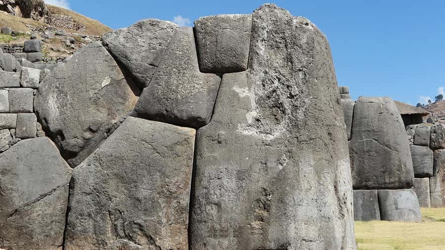 Cusco: Half-Day City Tour with Sacsayhuaman and Q'enco - Sacsayhuamán and the stones above Cusco