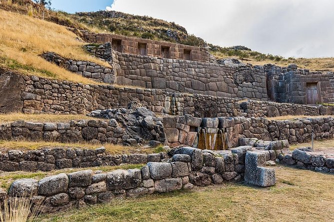 Cusco Half Day Tour: Cathedral, Qorikancha & 4 Inca Ruins - Puka Pukara, the red fortress by the road