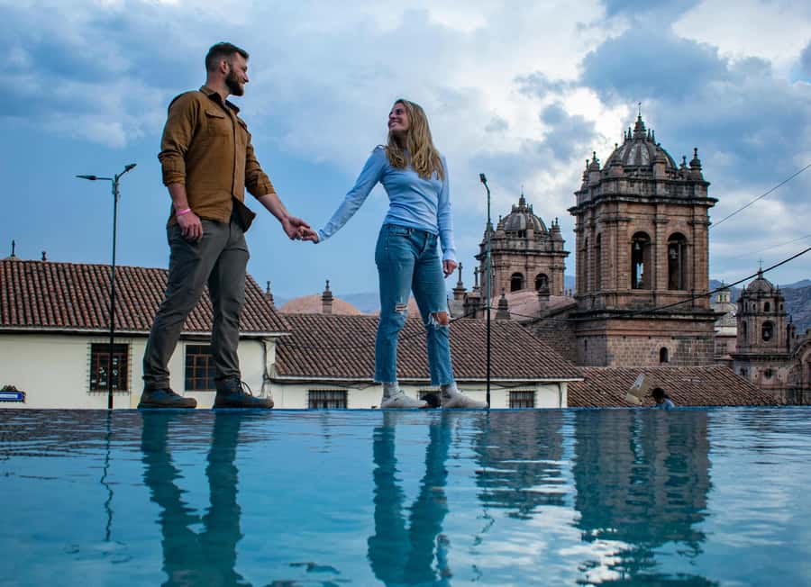 Cusco: Historic Walking Tour & Scenic Views with local drink - Six details that shape the experience