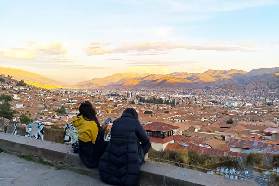 Cusco: Historic Walking Tour with Pisco Sour and Music Show - The luthier’s workshop and Andean music