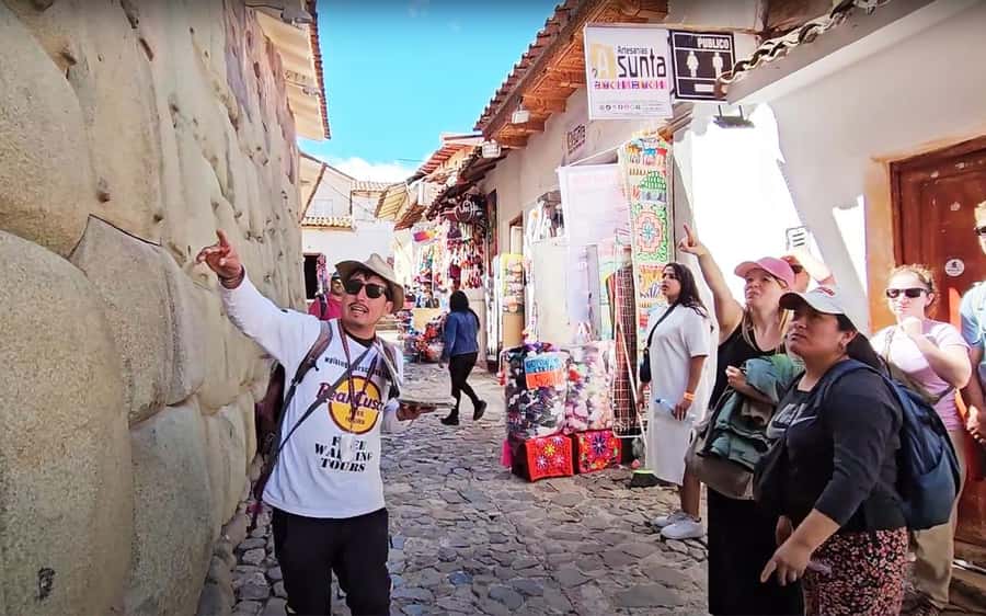 Cusco : Historical walking tour and tourist lookout point and Andean music show - Why this is a smart first walk in Cusco
