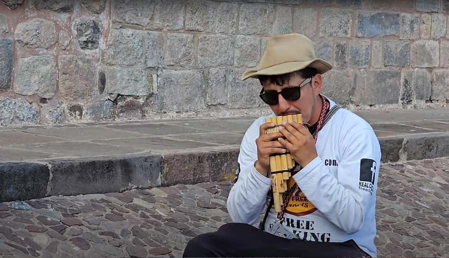 Cusco : Historical walking tour and tourist lookout point and Andean music show - The 12 Angles, 14 Angles, and sacred animal forms