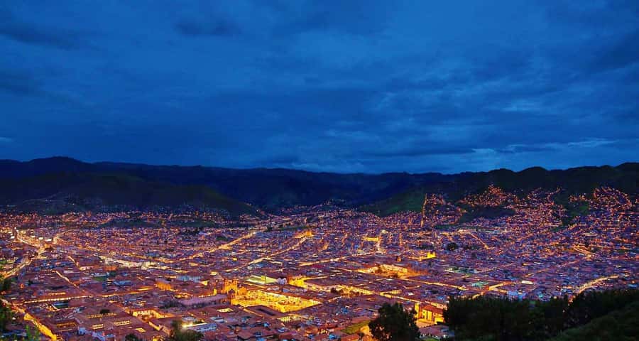 Cusco: Legends and History Night Tour with Pisco Sour - Cristo Blanco gives you the big picture