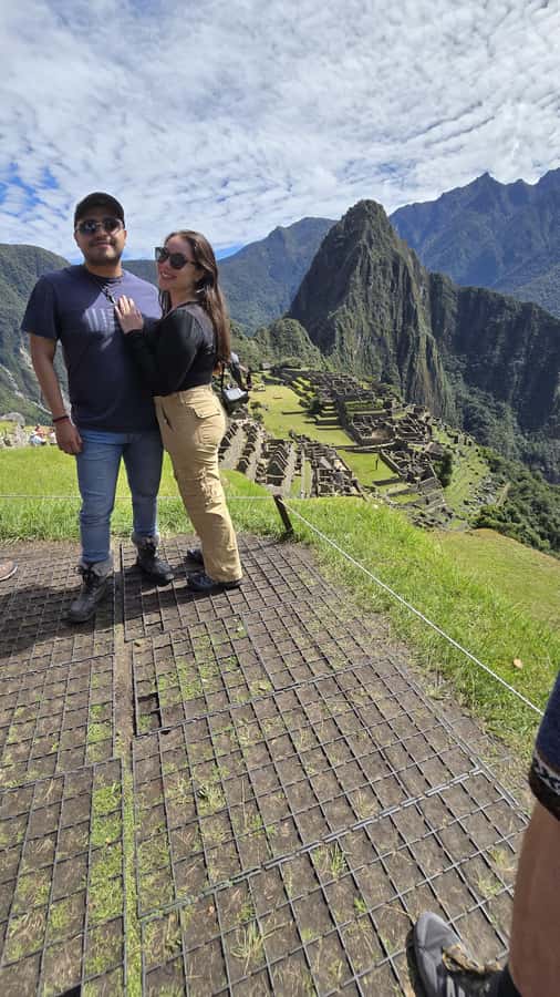 Cusco: Machu Picchu Day Trip with Train + Entrance ticket - The train from Ollantaytambo to Aguas Calientes
