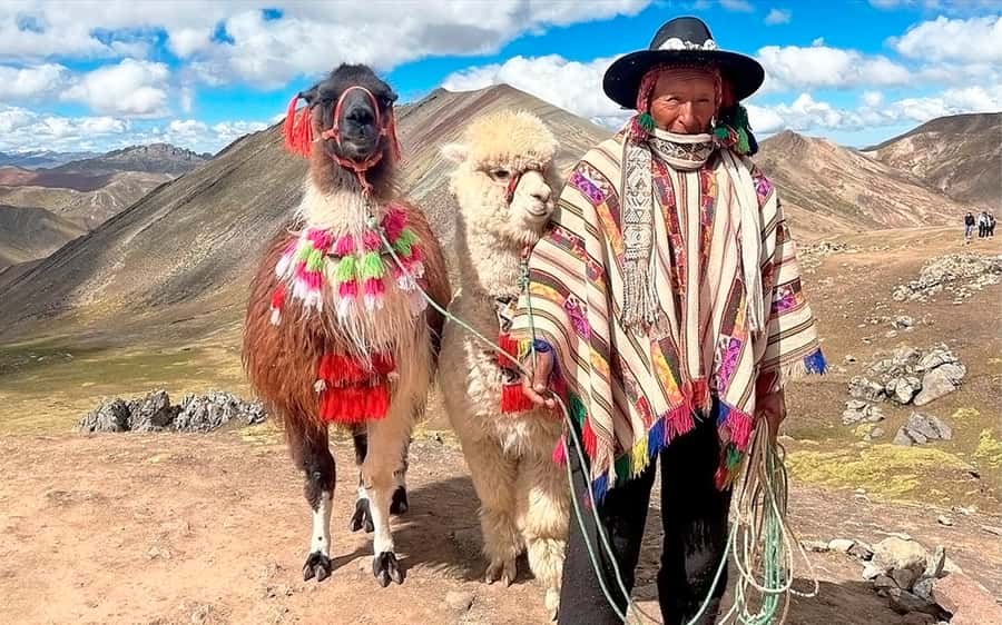 Cusco: Mountain of 7 colors Vinicunca and the Red Valley (optional) - Why Vinicunca is worth the early alarm