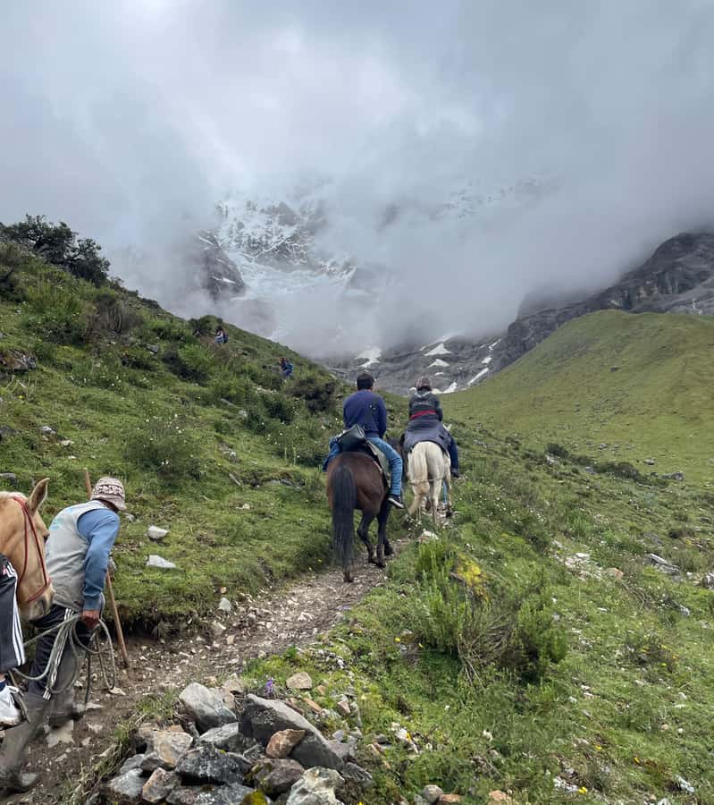 Cusco one day: excursion to Laguna de Humantay - The 4:30 a.m. pickup in Cusco