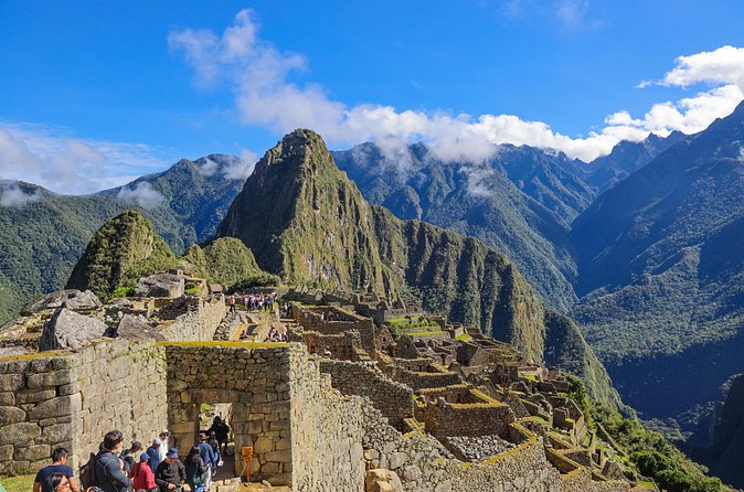 Cusco One Day Tour to Machu Picchu with Train Transfers - Entering Machu Picchu on the Classic Route