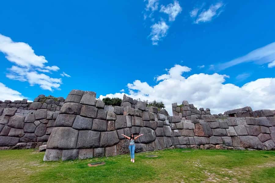 Cusco: Pisac, Sacsayhuaman, Q'enqo, and Tambomachay Tour - Starting with Pisac’s market and old streets