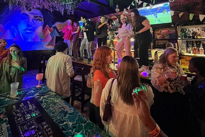 Cusco Pub Crawl: Cusco Bar Hopping Experience - Guide service and handling the details