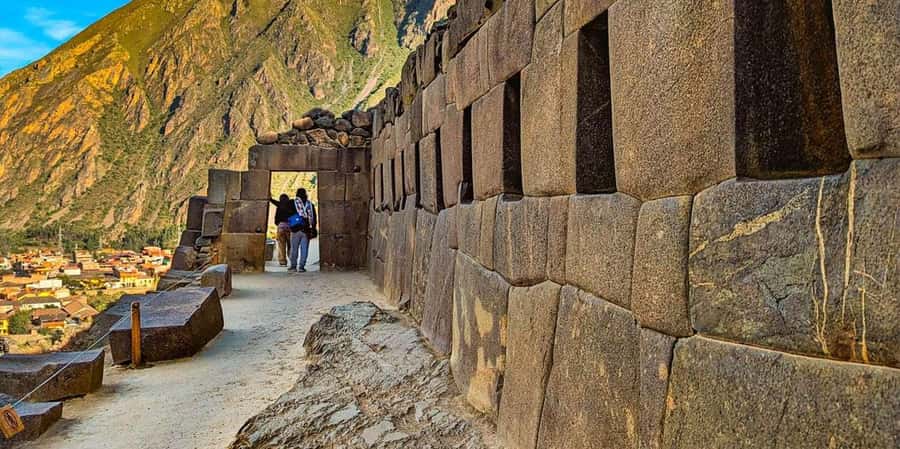 Cusco: Sacred Valley VIP, Pisac, Ollantaytambo - Urubamba lunch and a needed break