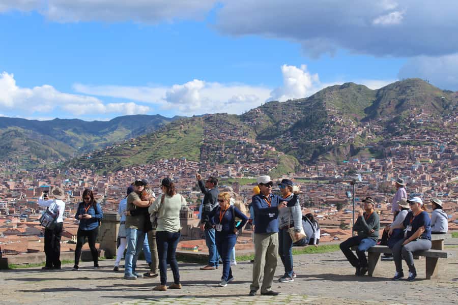 Cusco: Sightseeing Tour of the City on an Open-Top Bus - Alpaca wool, textiles, and what to expect from the shopping stop