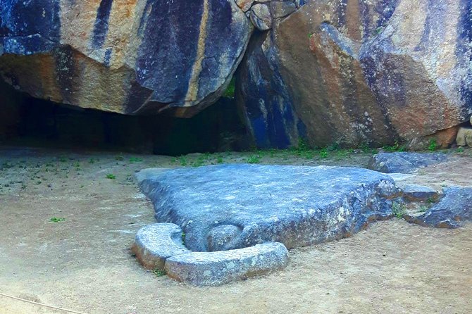 Cusco to Machu Picchu Full-Day Tour : Vistadome & Observatory Train - Finding your guide at Machu Picchu Pueblo