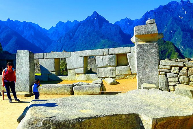Cusco to Machu Picchu Full-Day Tour : Vistadome & Observatory Train - Lunch and free time in Aguas Calientes