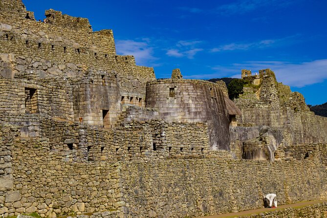 Cusco to Machu Picchu Full-Day Tour : Vistadome & Observatory Train - The 5:00 a.m. pickup from Cusco