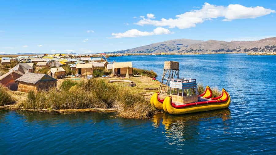 Cusco: Uros Taquile Island from Cusco - Uros and the island made from reeds