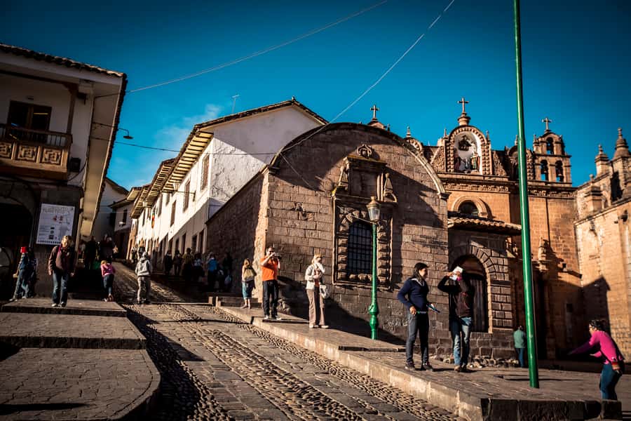 Cusco: Walking Tour Cusco - Starting beneath the churches of the Plaza de Armas
