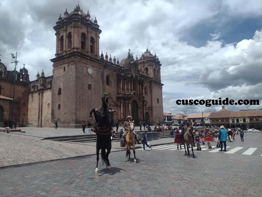 Cusco Walking Tour: Downtown, Sun Temple & San Blas Views - Starting in the Plaza de Armas, Cusco’s ceremonial heart