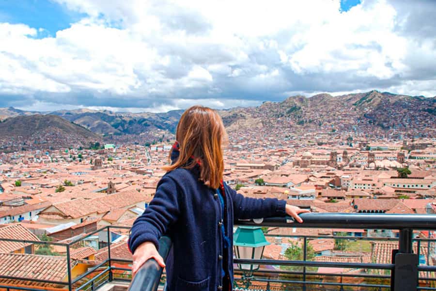 Cusco: Walking Tour with an Experienced Local Guides - The Main Square and the layered city