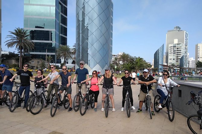 Cycling Tour Miraflores - Barranco - Chorrillos - Starting beside Larcomar in Miraflores