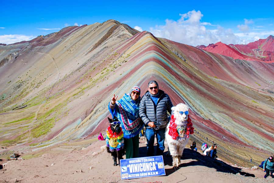 Desde Cusco: Tour Montaña de Arcoiris Vinicunva mas Comida - Breakfast in Cusipata after two hours on the road