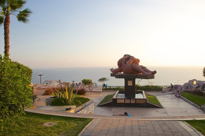 Discover Lima: Love Park, Historic Center, and its Catacombs. - Guides, vehicles, and the traffic question