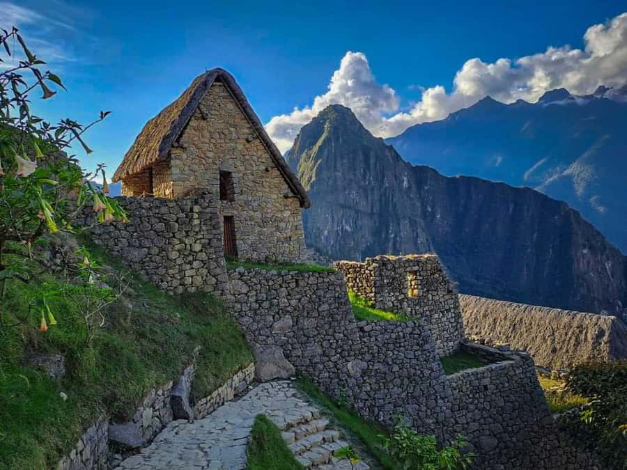 Excursion from Cusco to Machu Picchu + Entrance Tickets Incl - The real shape of this 14-hour day
