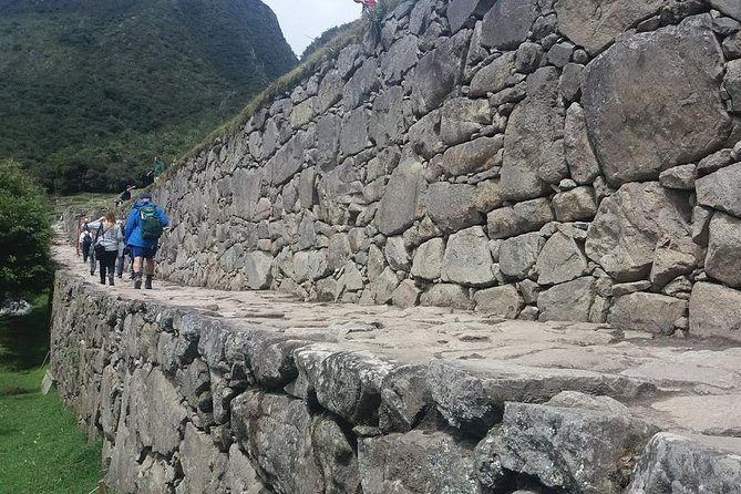 Excursion: Full Day Tour of Machu Picchu from Cusco - Inside Machu Picchu with a certified guide