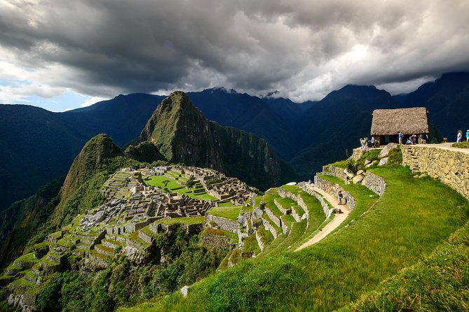 FD Machu Picchu: Tour & Machu Picchu Mountain from Cusco - Aguas Calientes and the bus to the sanctuary