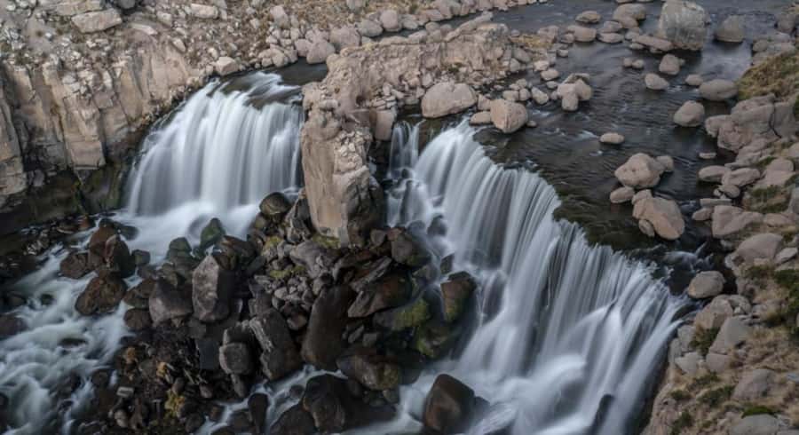 From Arequipa: Road to Pillones Waterfall - The early pickup and route from Arequipa