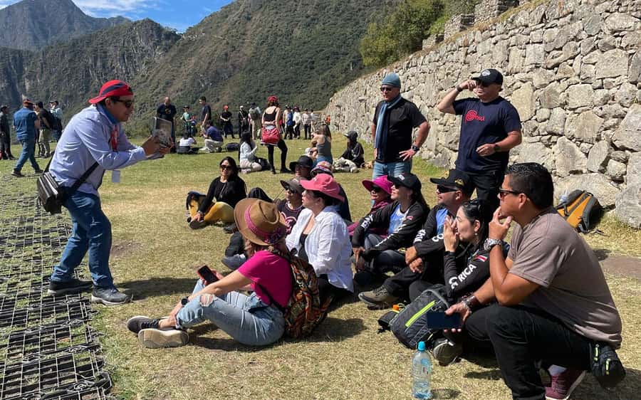 From Cusco: 1-day Machu Picchu Tour by Train - Ollantaytambo station and the morning train
